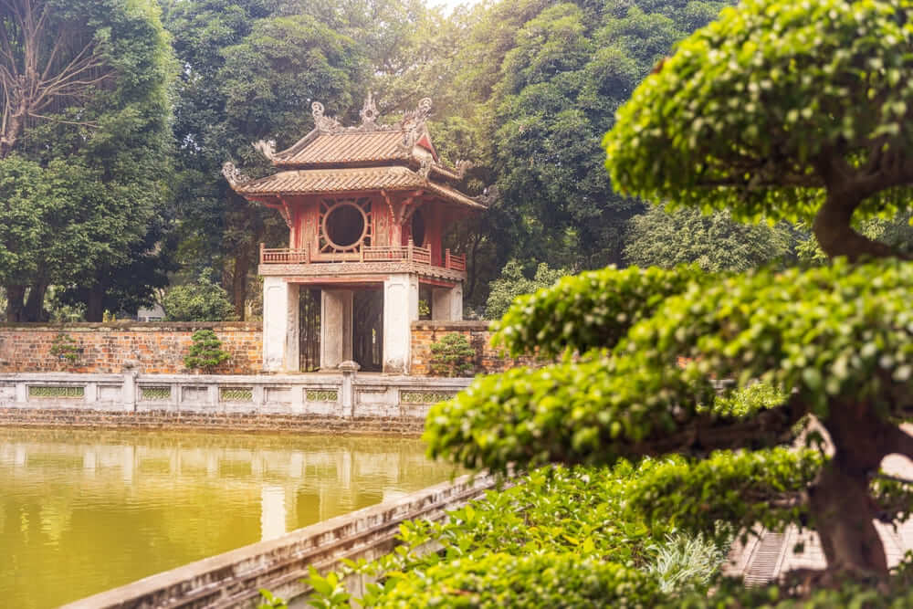 thien quang well pavilion temple